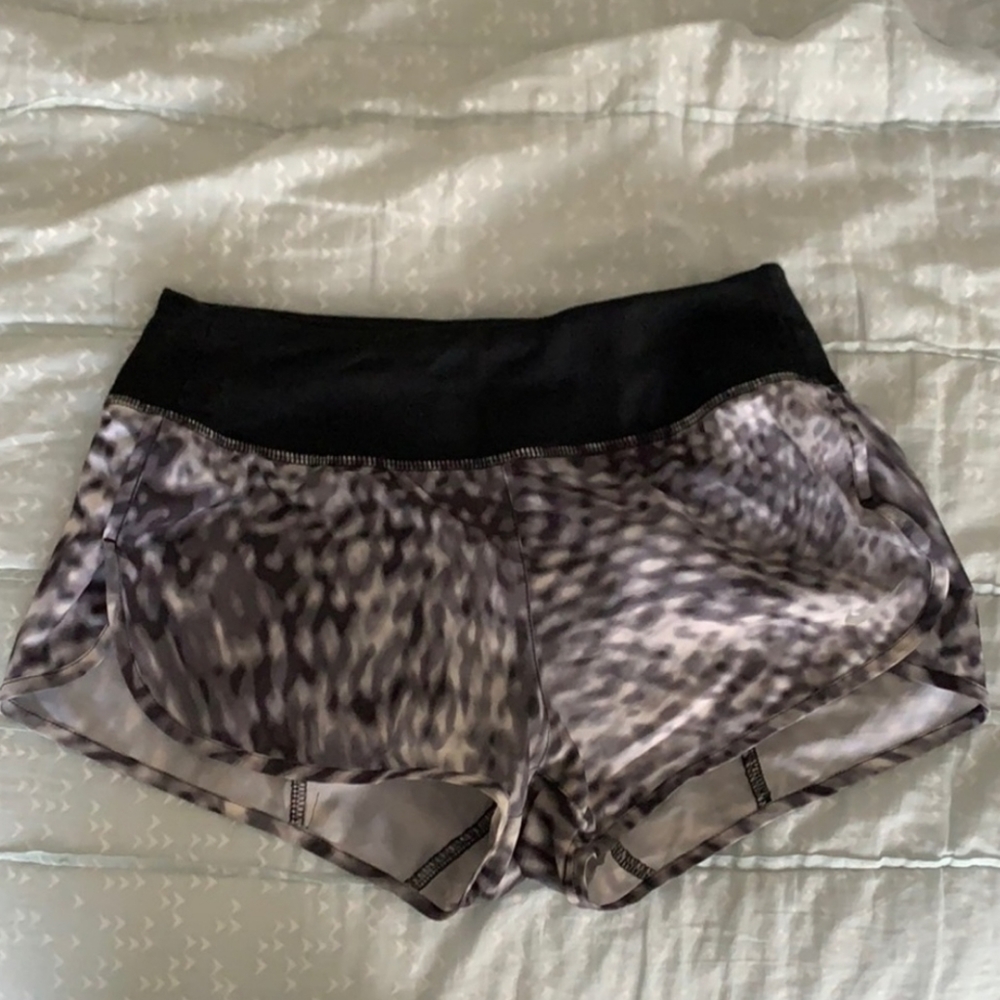 NIKE DRI FIT RUNNING SHORTS